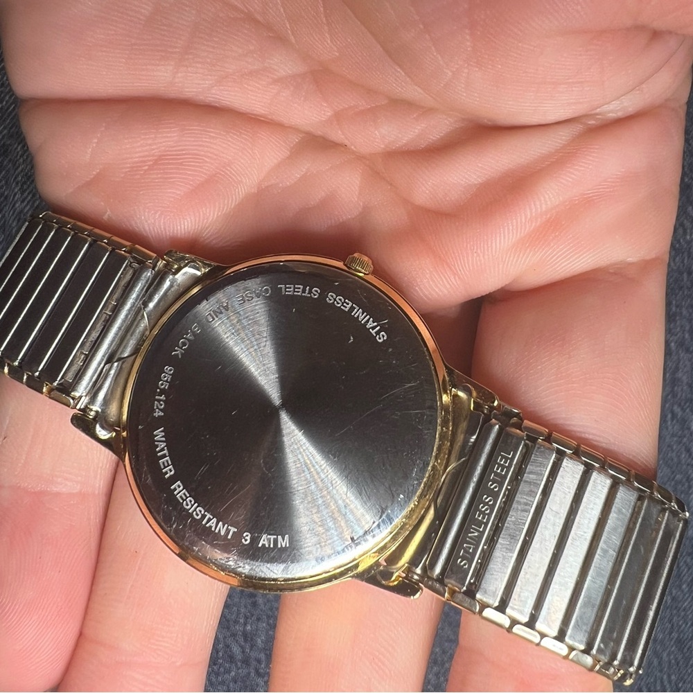 Classic Naté Gold Women's Watch with White Dial - Picture 5 of 5